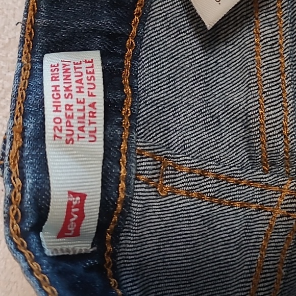 Girls size 5 Levis - Picture 3 of 4